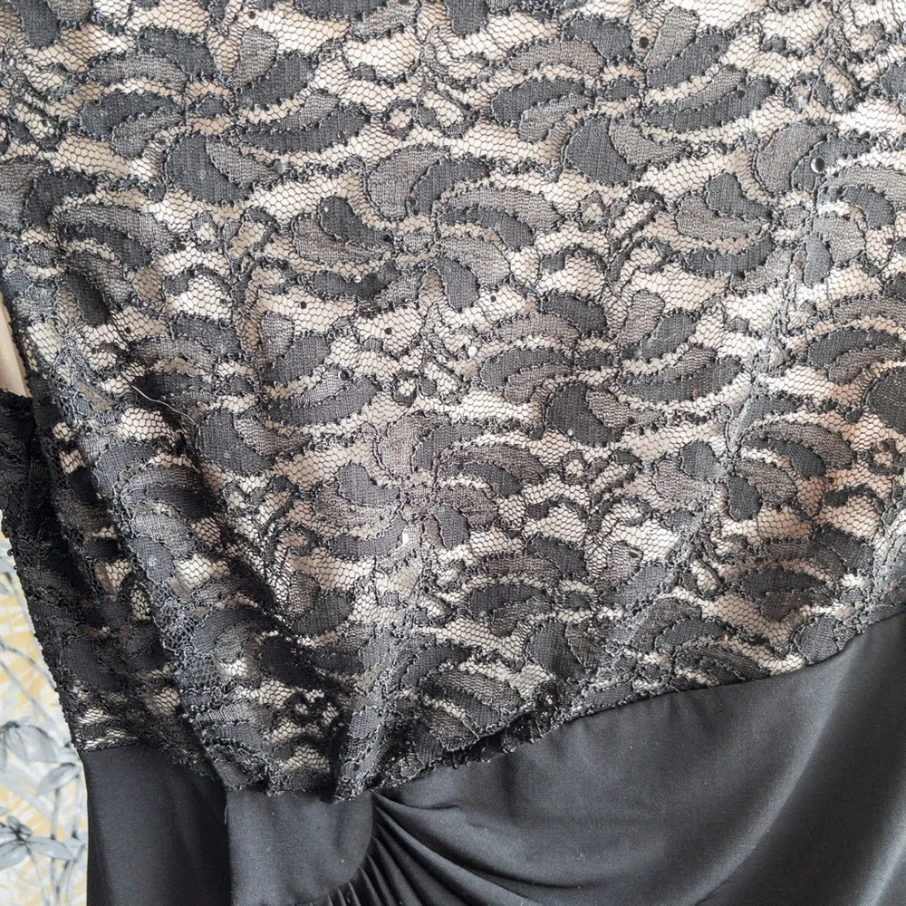 Laura Black/Tan Lacey Formal Dress Side Slit Size 12 B001 - Picture 9 of 13